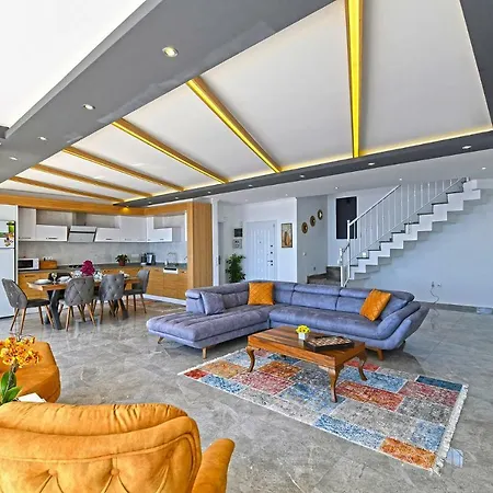 Villa Sleeps 6 Pool Air Con Wifi *