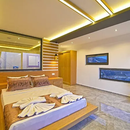 Sleeps 6 Pool Air Con Wifi *
