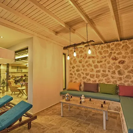 Villa Sleeps 6 Pool Air Con Wifi *