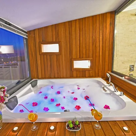 Sleeps 6 Pool Air Con Wifi Kalkan