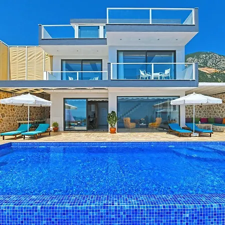 Sleeps 6 Pool Air Con Wifi *