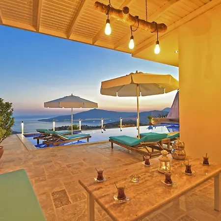 Villa Sleeps 6 Pool Air Con Wifi