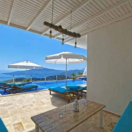 Sleeps 6 Pool Air Con Wifi Villa