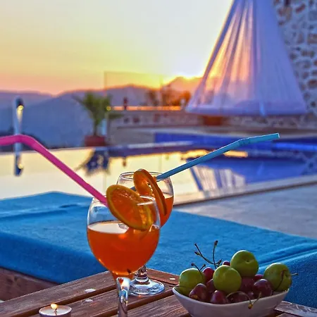 Sleeps 6 Pool Air Con Wifi Villa